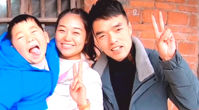 小乔带火了罗妹妹，网友想让四川观察做媒人。