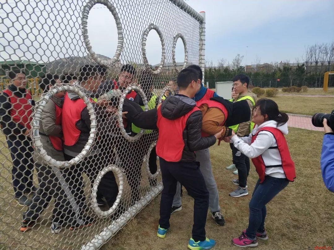 山东省地矿局第六地质大队素质拓展培训在威海职业学院顺利举行 山东省地矿局第六地质大队素质拓展培训在威海职业学院顺利举行