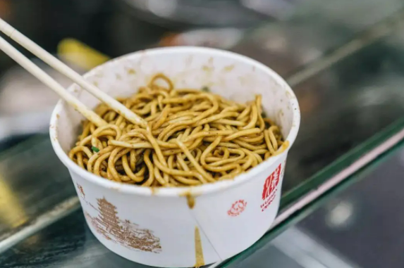 吃了一碗热干面！
