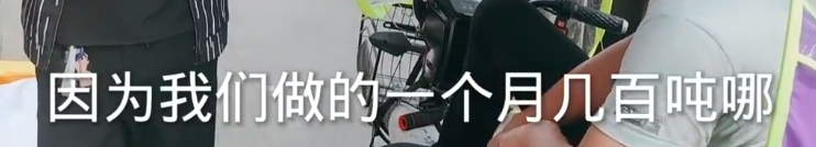 回收旧衣服一年赚200万，怎么销出去？其实都有方法的。